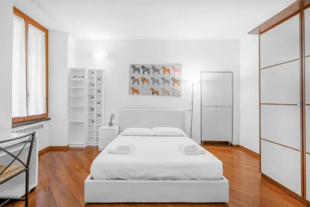 Homely Flat St Lorenzo Milano Daire