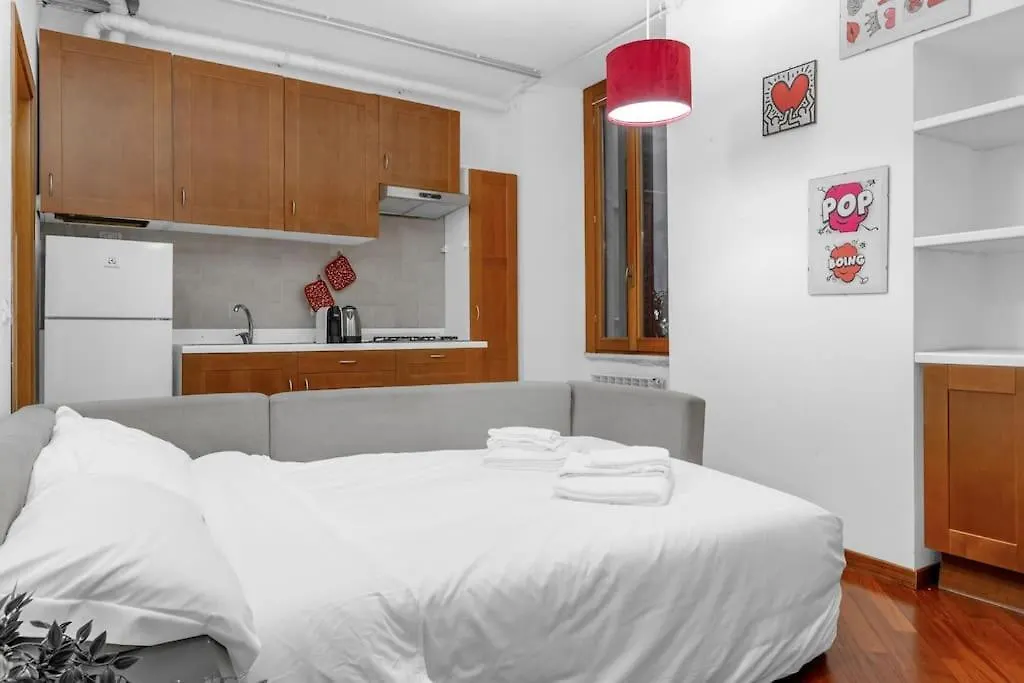 Homely Flat St Lorenzo Milano