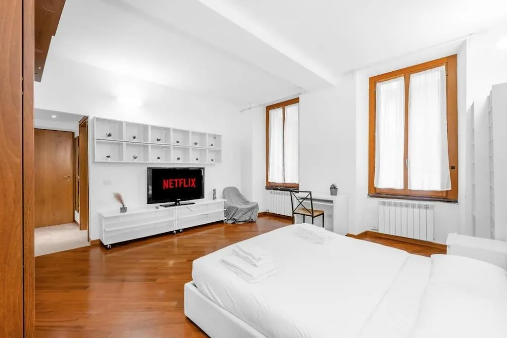 Daire Homely Flat St Lorenzo Milano